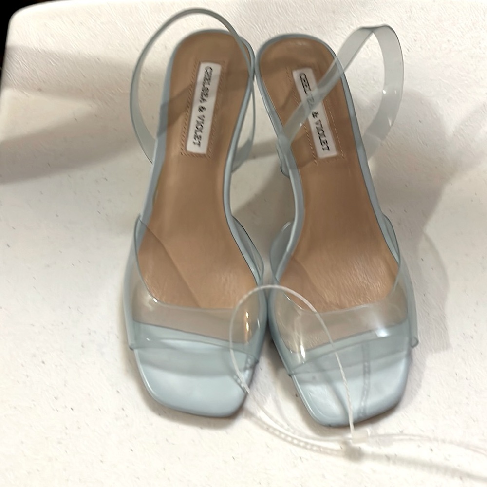 NWOT Chelsea & violet heel sandals light blue size 6.5!